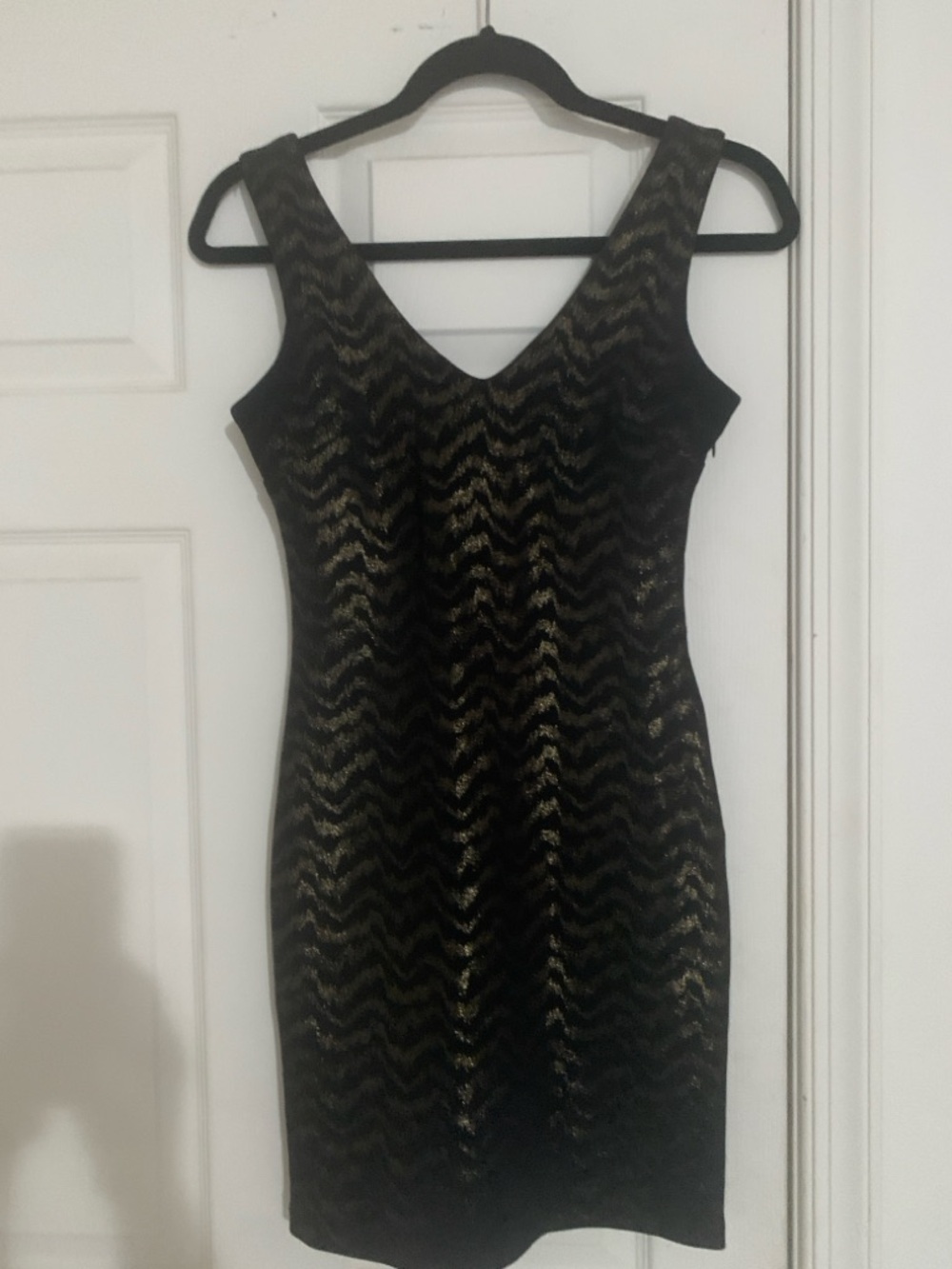 Aqua Black and Gold V‑Neck Sleeveless Midi Sheath Dress